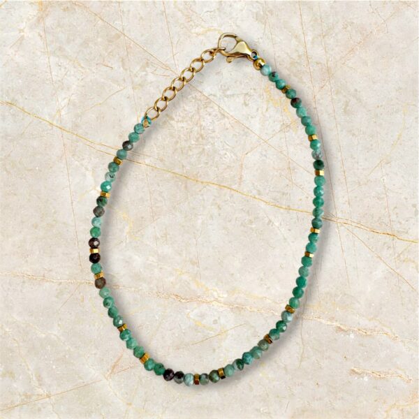 Bracelet en acier inoxydable composé de pierres de turquoises et d’hématite