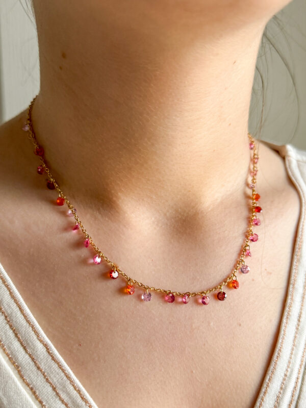 ras de cou en acier inoxdable et zircons tons de rose, pourpre, orange